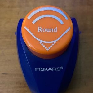 Fiskars Round Punch